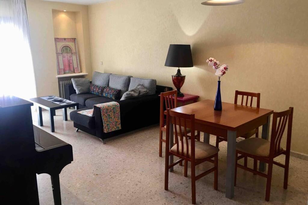 Confortable-Tranquilo Apartamento Junto Al Centro Малага Екстериор снимка