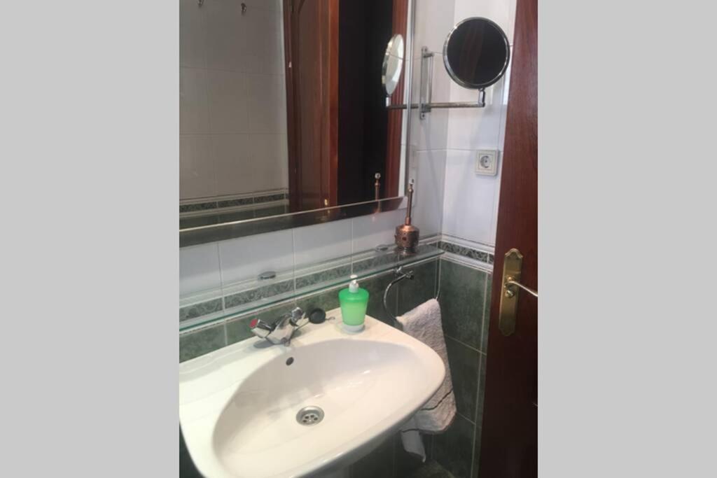 Confortable-Tranquilo Apartamento Junto Al Centro Малага Екстериор снимка